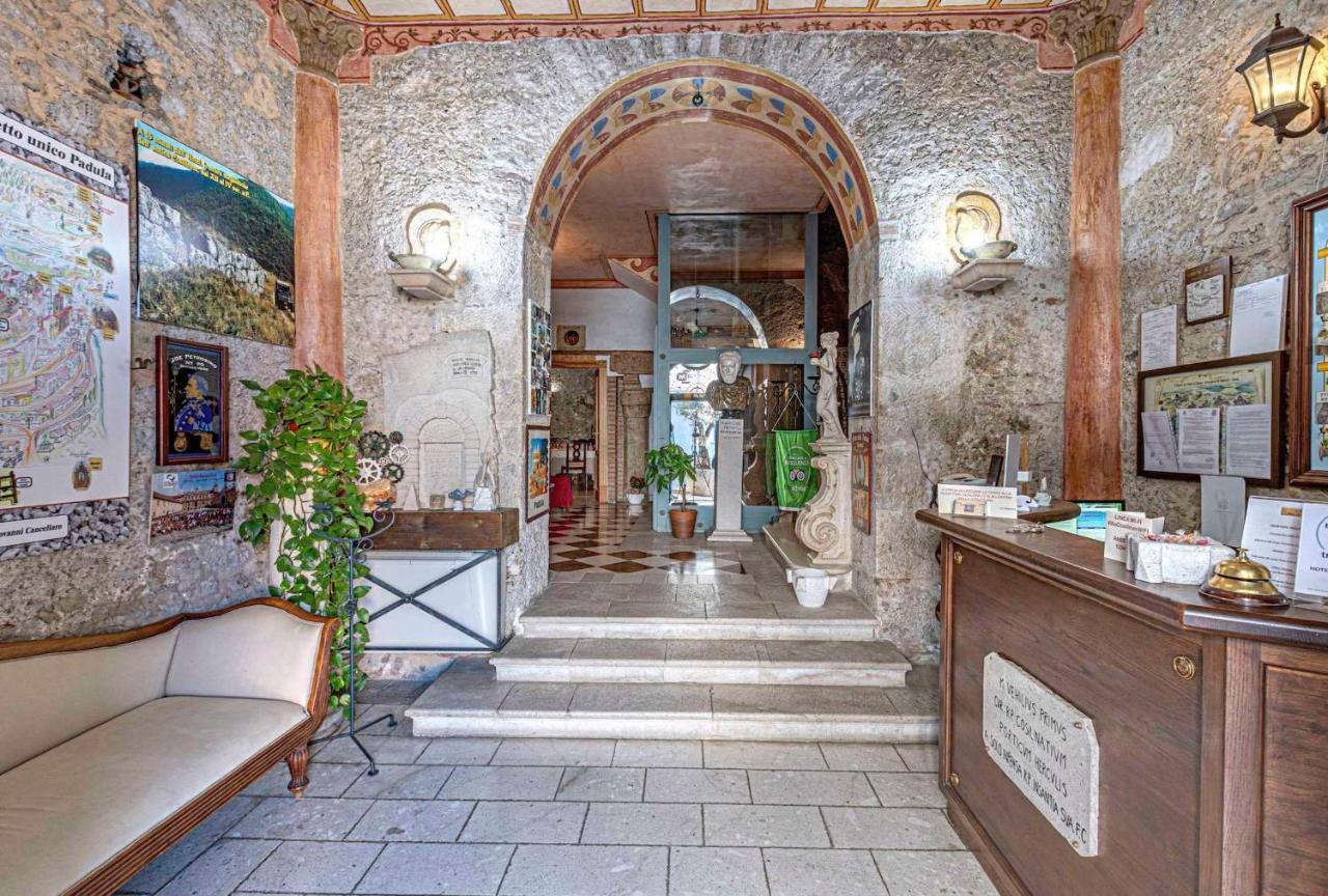 Villa Cosilinum Padula Eksteriør billede